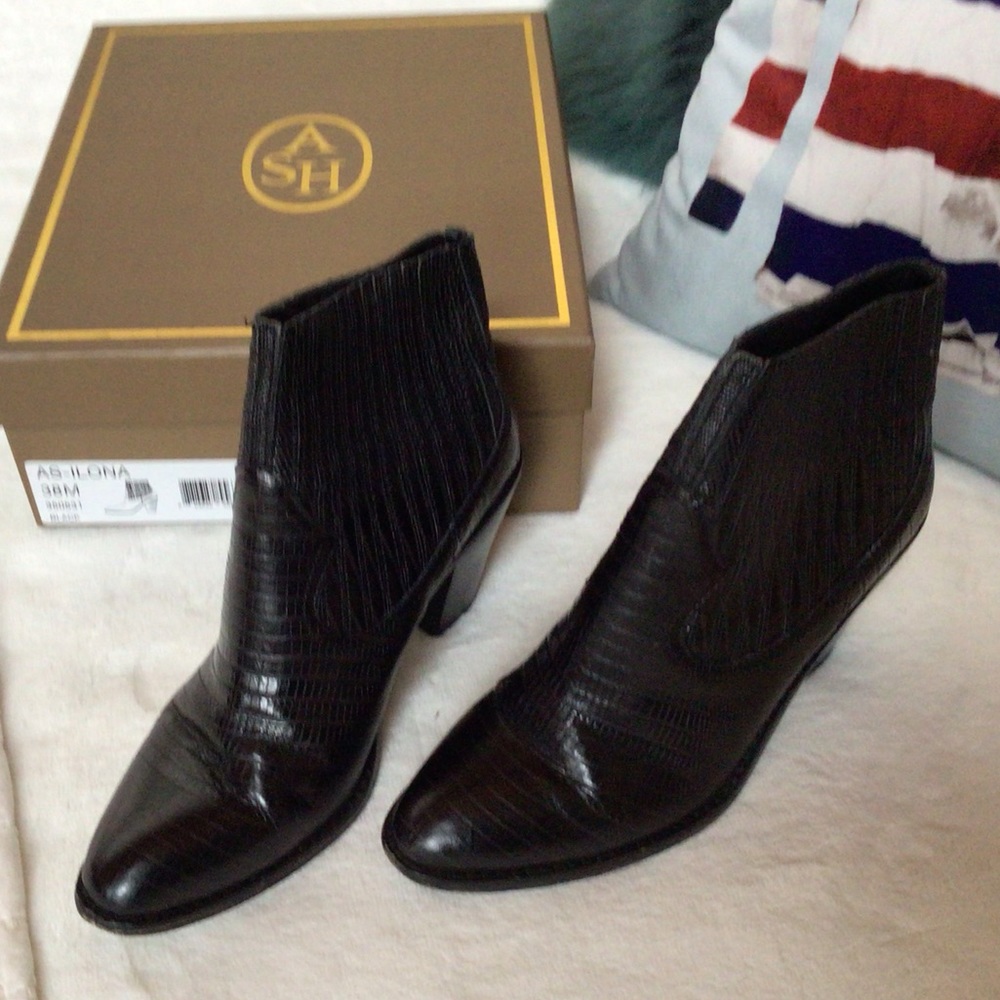 ASH Ilona black leather pull on heeled western ankle boot 38